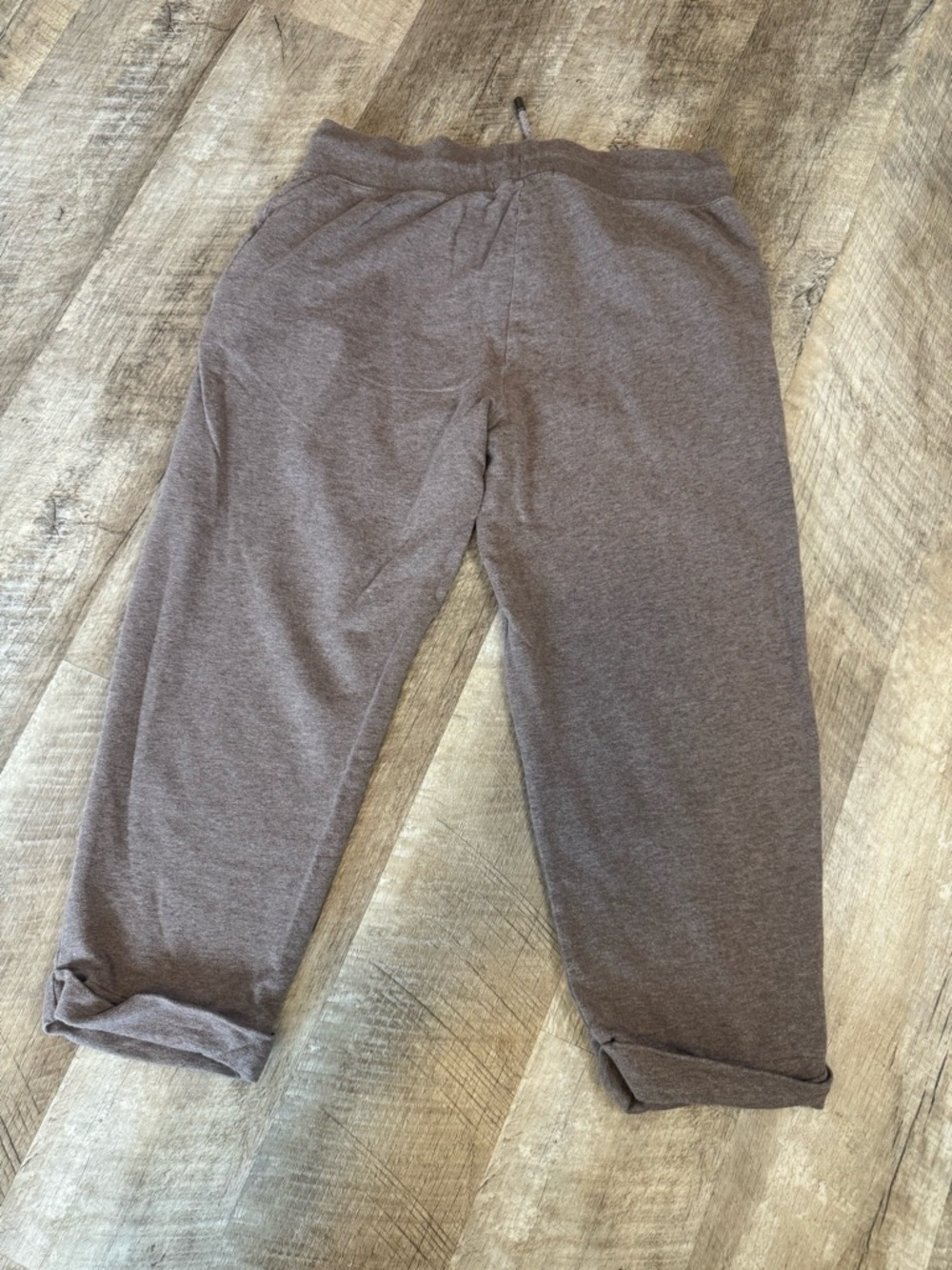 Banana Republic Women's Gray Tinted Taupe Capris with Drawstring Waist - Picture 5 of 11